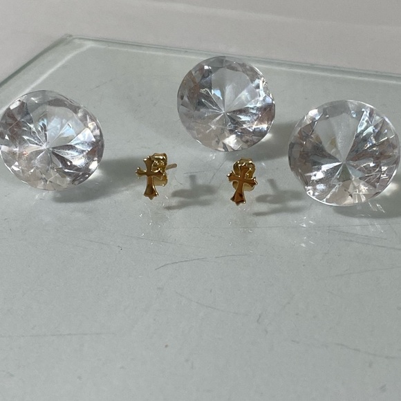 14K YELLOW GOLD cross crucifix studs ✝️ MADE IN TURKEY - Picture 7 of 15